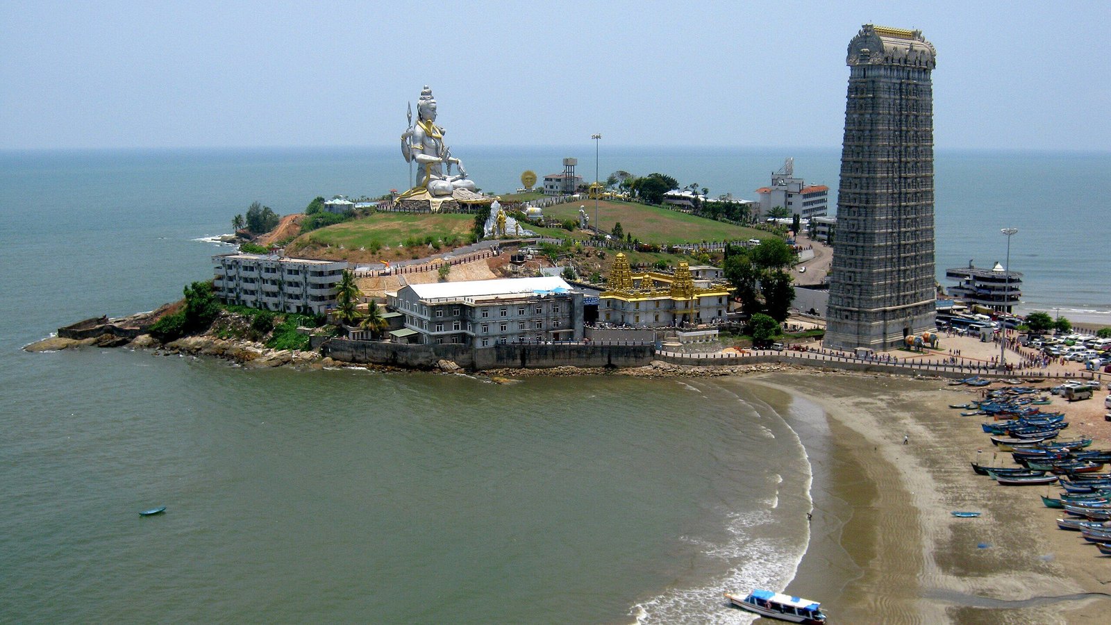 Panoramic view of Murudeshwar Temple and Shiva Statue